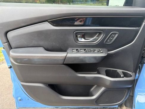 Used 2023 Honda Pilot TrailSport image 27