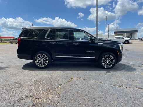 New 2026 GMC Yukon Denali w/ Denali Reserve Package AWD/4WD image 7