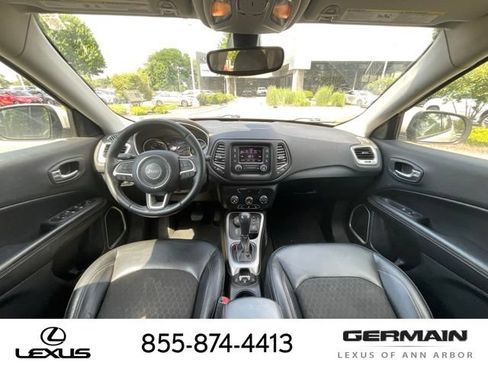 Used 2018 Jeep Compass Latitude w/ Cold Weather Group AWD/4WD image 14
