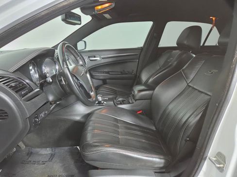Used 2014 Chrysler 300 S RWD image 14