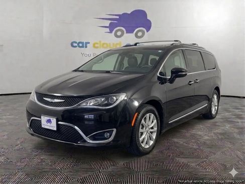 Used 2018 Chrysler Pacifica Touring-L FWD image 1