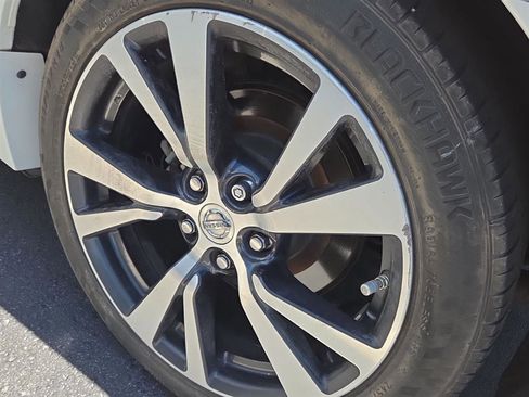 Used 2017 Nissan Maxima Platinum image 16