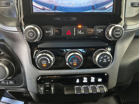 Used 2025 RAM 1500 Warlock AWD/4WD image 28