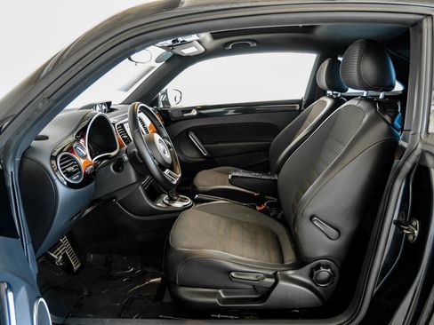 Used 2013 Volkswagen Beetle 2.0T image 29