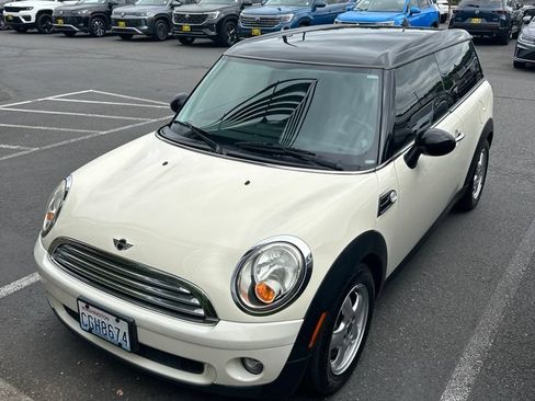 Used 2009 MINI Cooper Clubman Hardtop FWD image 6