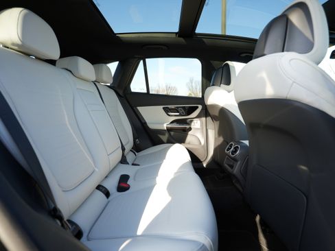 Used 2026 Mercedes-Benz GLC 300 4MATIC image 40