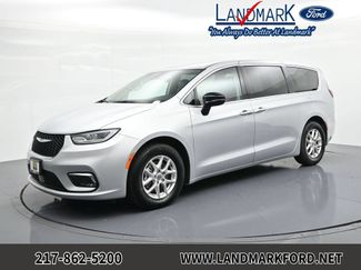 Used 2024 Chrysler Pacifica Touring-L FWD video 1