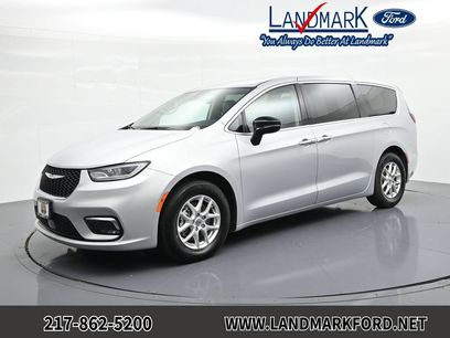 Used 2024 Chrysler Pacifica Touring-L