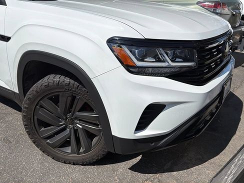 Used 2022 Volkswagen Atlas Cross Sport SE AWD/4WD image 3
