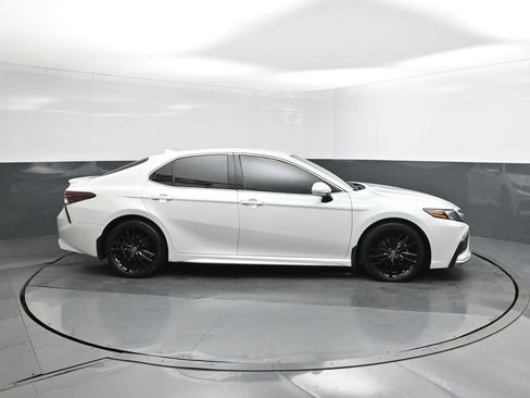 Used 2021 Toyota Camry XSE image 26