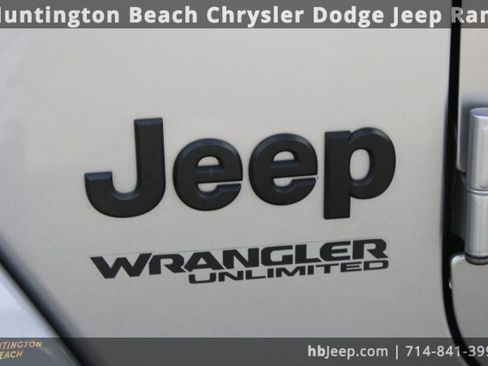 Used 2021 Jeep Wrangler Unlimited Sahara image 6