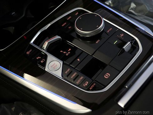 Used 2026 BMW X5 xDrive50e image 26