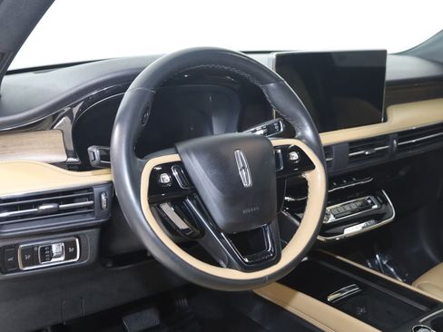 Used 2023 Lincoln Corsair Reserve w/ Equipment Group 201A AWD/4WD image 6