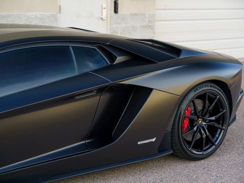 Used 2017 Lamborghini Aventador S AWD/4WD image 38