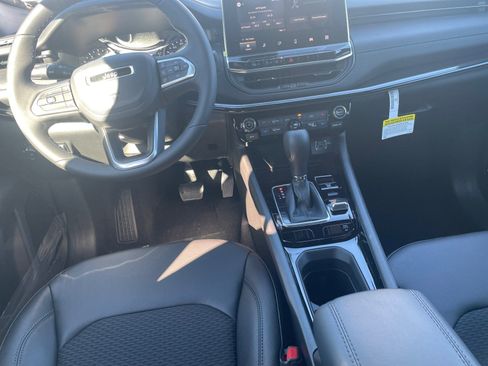 New 2026 Jeep Compass Latitude image 10