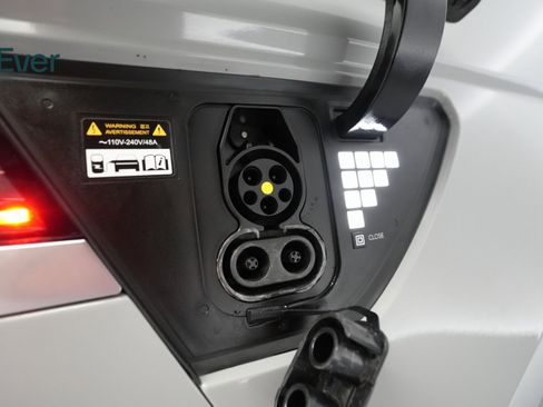 Used 2024 Hyundai Ioniq 5 Limited image 28