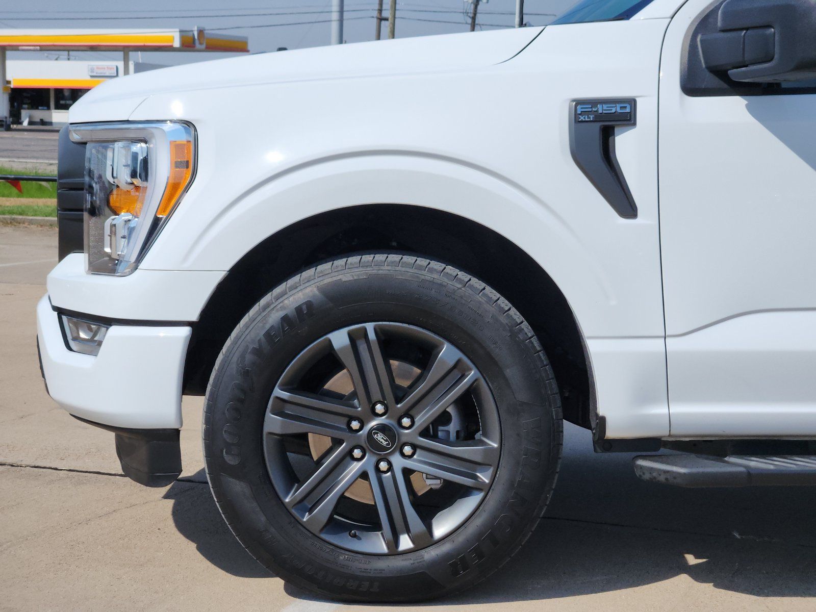 Used 2023 Ford F150 XLT w/ Equipment Group 302A High RWD image 9