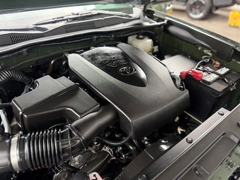 Used 2022 Toyota Tacoma TRD Off-Road image 87