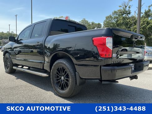 Used 2019 Nissan Titan SV w/ SV Convenience Package AWD/4WD image 3