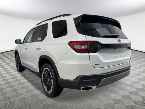 New 2026 Honda Pilot Touring image 4