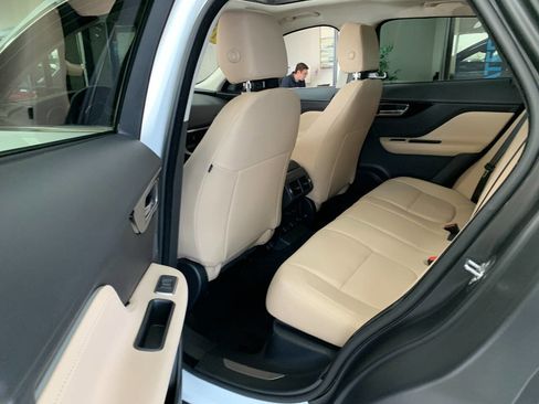 Used 2019 Jaguar F-PACE Premium image 16