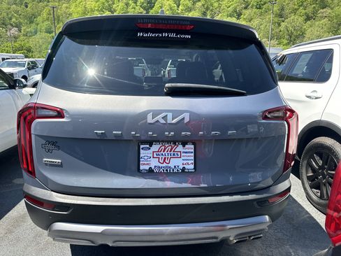Used 2022 Kia Telluride SX w/ SX Prestige Package AWD/4WD image 3