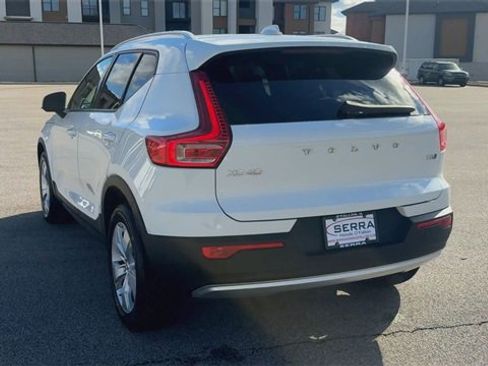 Used 2020 Volvo XC40 T5 Momentum image 7