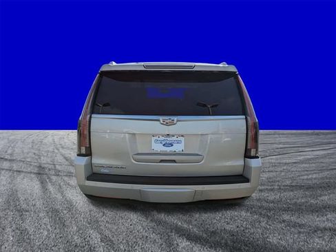 Used 2016 Cadillac Escalade 2WD image 5