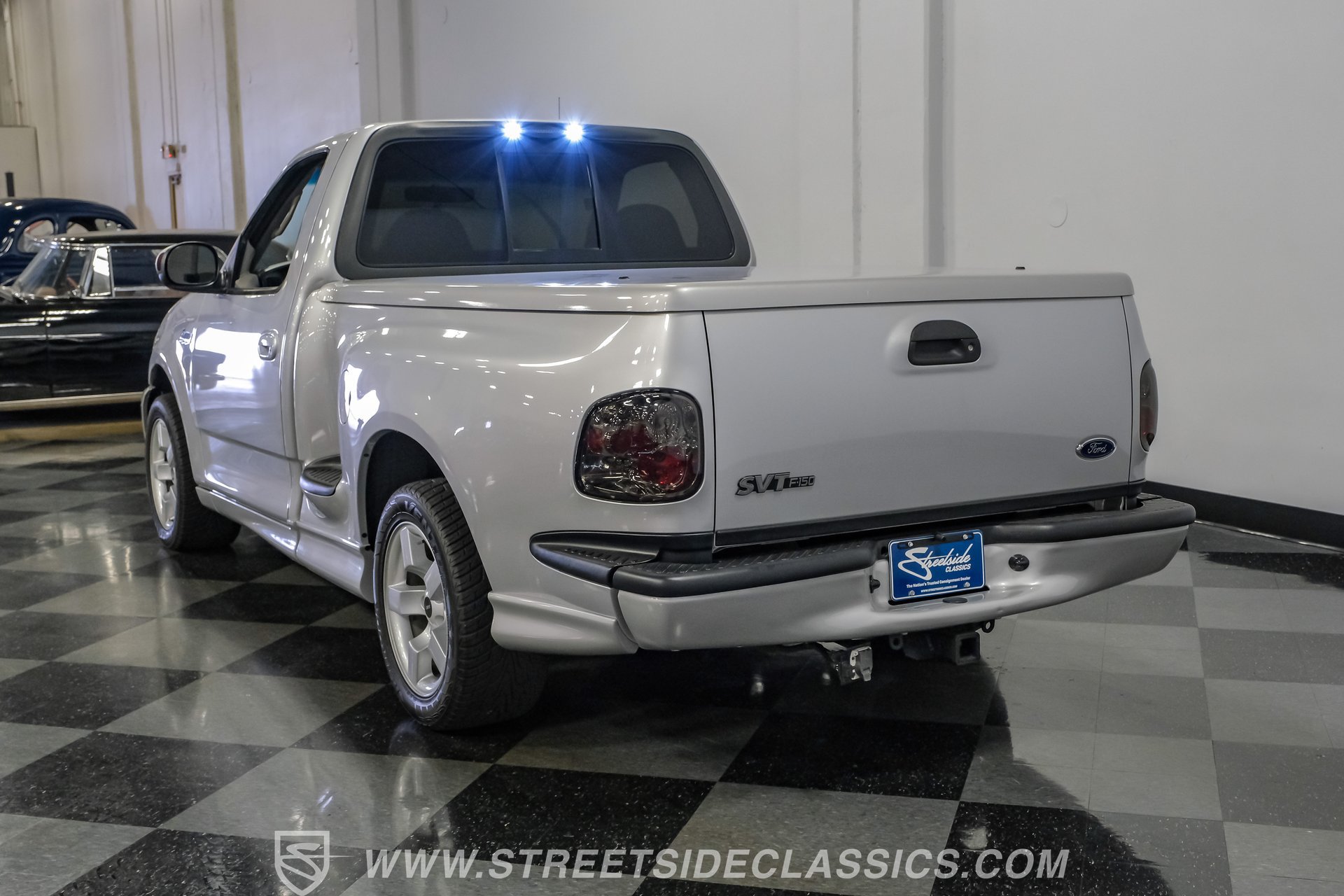 Used 2001 Ford F150 Lightning RWD image 10