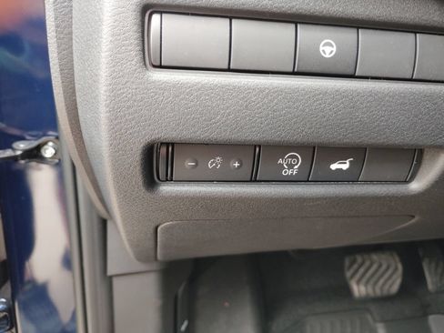 New 2026 Nissan Rogue Platinum AWD/4WD image 17