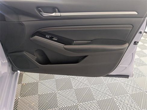 Used 2023 Nissan Altima 2.5 SR w/ SR Premium Package image 33