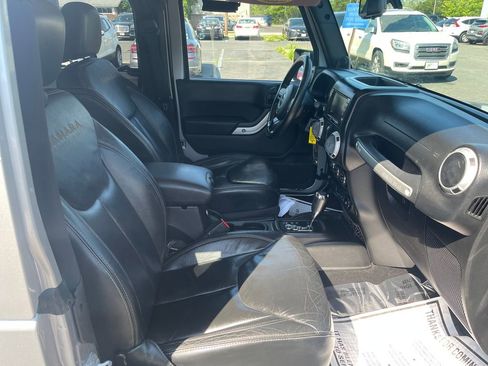 Used 2014 Jeep Wrangler Sahara w/ Dual Top Group AWD/4WD image 28