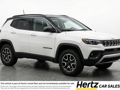 Used 2025 Jeep Compass Trailhawk AWD/4WD image 1