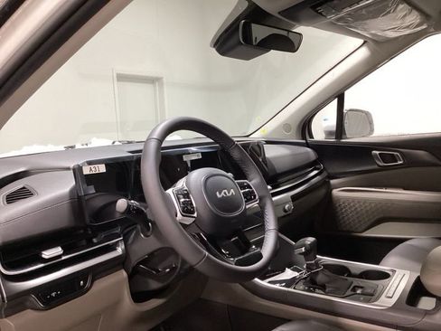 New 2026 Kia Carnival image 18
