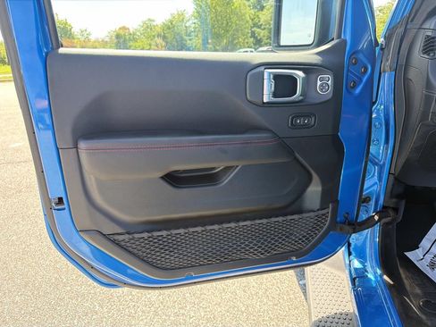 Used 2024 Jeep Wrangler Unlimited Rubicon w/ Technology Group AWD/4WD image 13