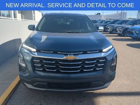 Used 2025 Chevrolet Equinox LT AWD/4WD image 11