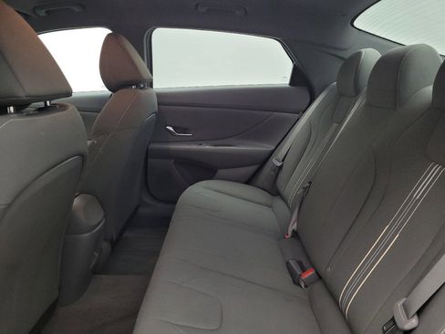 Used 2024 Hyundai Elantra SEL FWD image 18