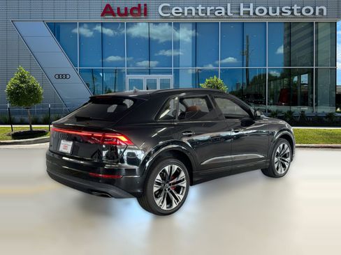 Used 2024 Audi Q8 Premium w/ Black Optic Package image 9