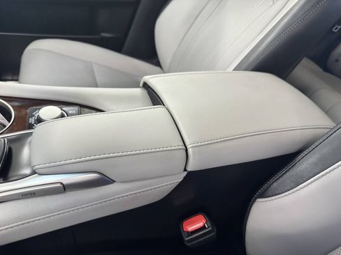 Used 2017 Lexus RX 350 AWD w/ Premium Package image 32