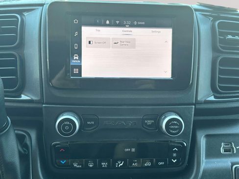 Used 2024 RAM ProMaster 2500 w/ Convenience Group FWD image 10