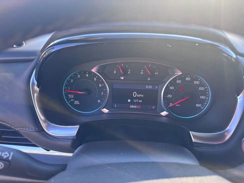 Used 2023 Chevrolet Traverse LT image 17