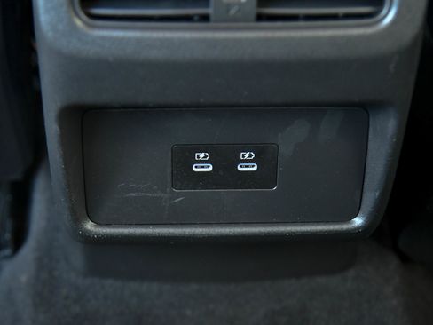 Used 2024 Nissan Rogue SV image 37