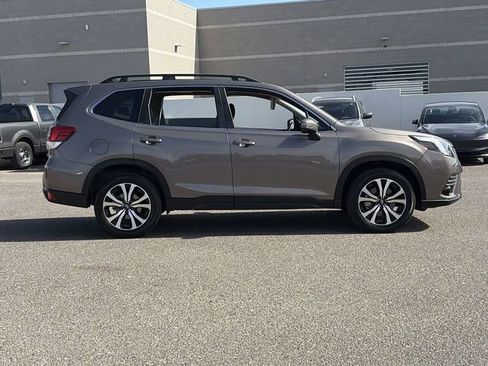 Used 2022 Subaru Forester Limited AWD/4WD image 6