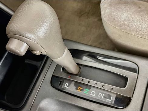 Used 2004 Toyota Camry LE FWD image 18