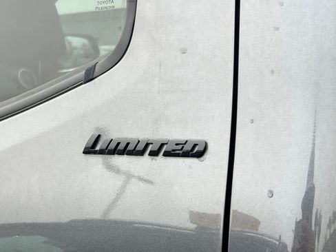 Used 2022 Toyota Tacoma Limited image 7