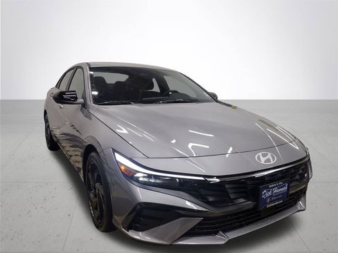 New 2026 Hyundai Elantra SEL Sport image 4