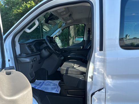Used 2023 Ford Transit 350 XLT RWD image 13