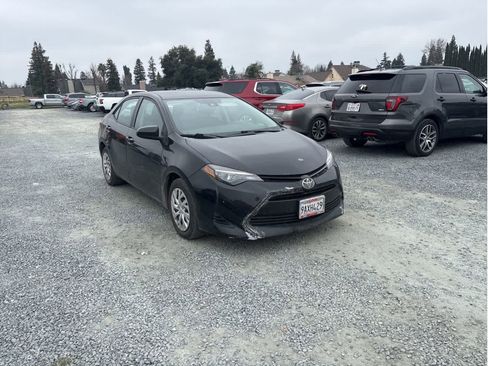 Used 2019 Toyota Corolla LE image 10