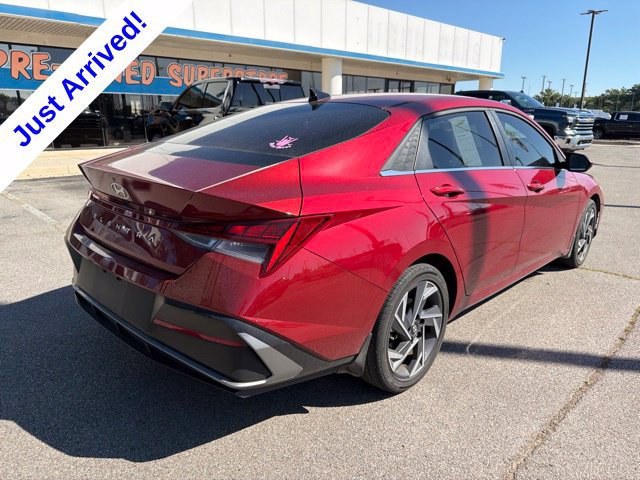 Used 2025 Hyundai Elantra SEL FWD image 3