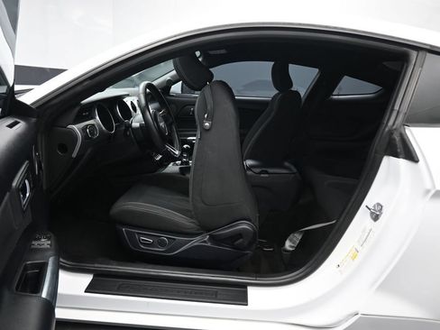 Used 2018 Ford Mustang Coupe w/ Equipment Group 101A RWD image 29